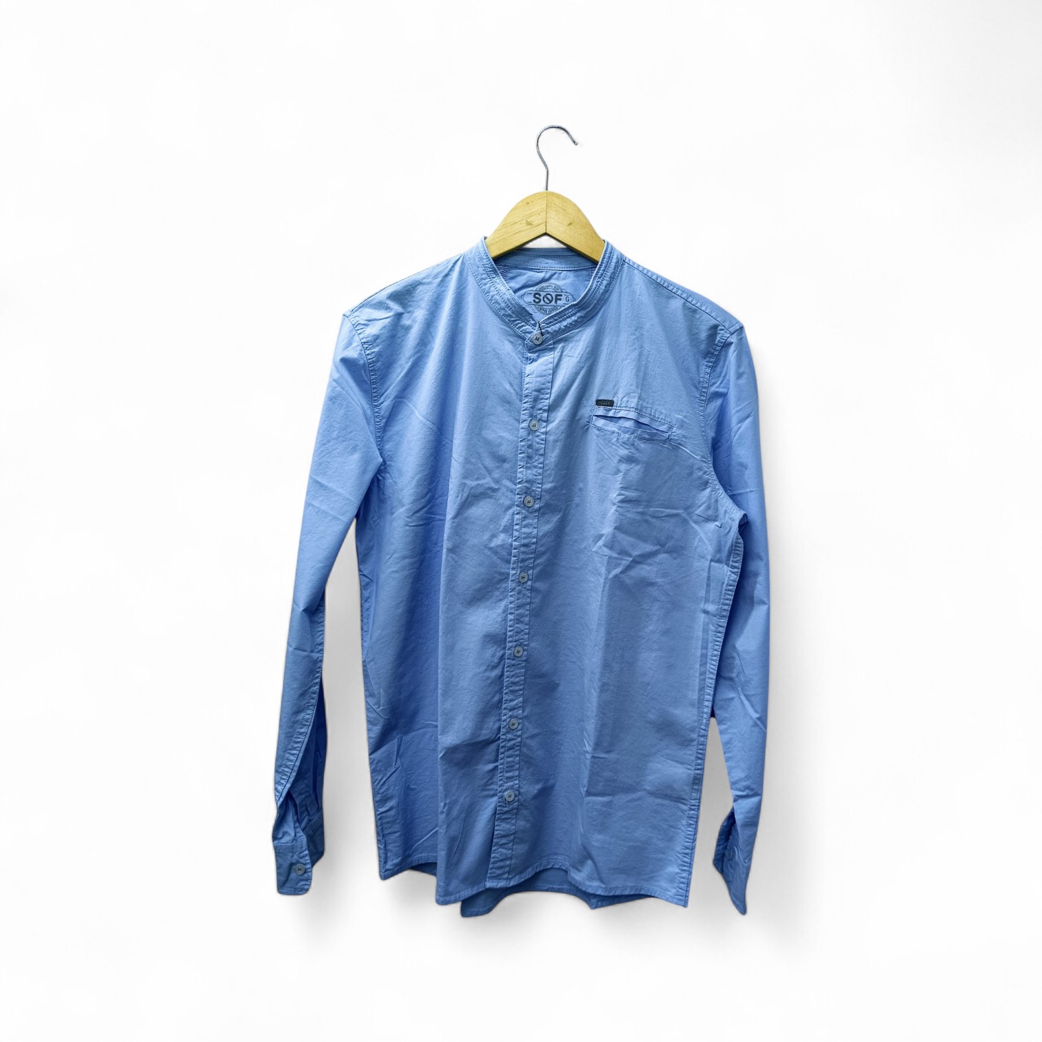 CAMISA MANGA LARGA TALLA S - SF36 - CUELLO CHINO/MAO - CELESTE FUERTE/BOLSILLO PERDIDO/LETRAS 3D