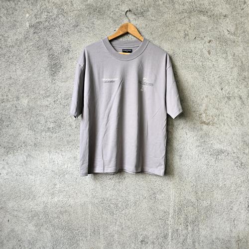 CAMISETA TALLA M - UB - COD1 - URBAN FUNK - OVERSIZE STYLE /BYELLEVEN - PLOMO