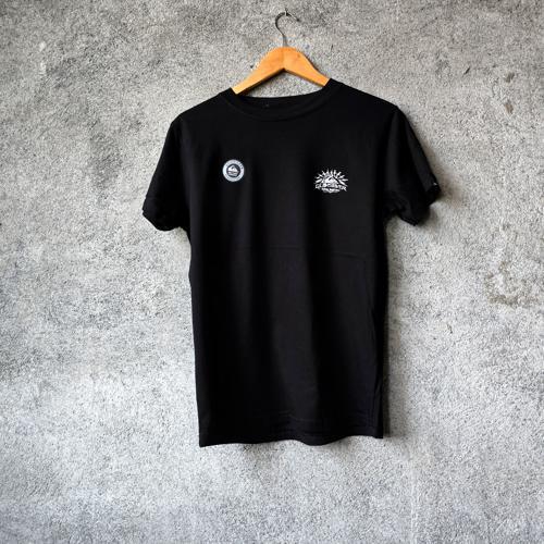 CAMISETA TALLA L - COD22 - NEGRA/LETRAS COSTADO RAYOS