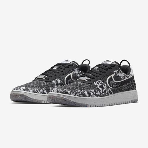 ZAPATO TALLA 8.5 M / 10 W - NIKE - AIR FORCE 1 - NEGRO JASPEADO