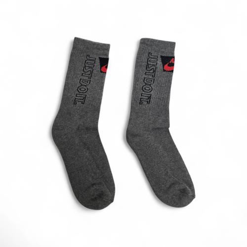 MEDIA CAÑA ALTA TALLA 10/12 - NK18 - JUST DO IT - GRIS ROJO