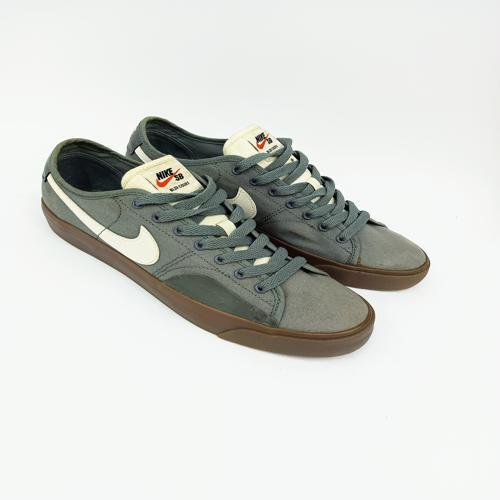 ZAPATO TALLA 8.0 - NIKE - SB BLAZER COURT'COOL - GRIS/CAFE/BLANCO